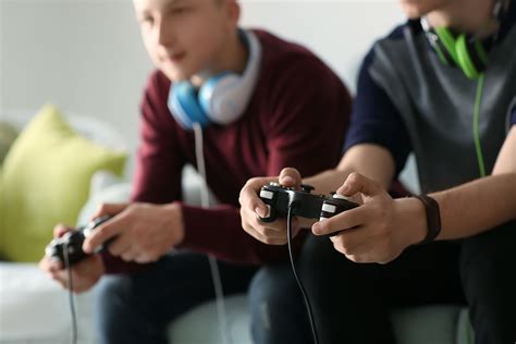 playing card games injuries|Video Game Injuries: Virtual Fun with Real.